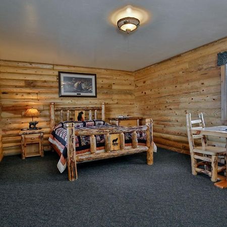 Wolf Den Log Cabin Motel And Rv Park Thayne Luaran gambar